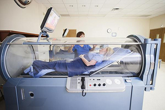 Hyperbaric oxygen chambers