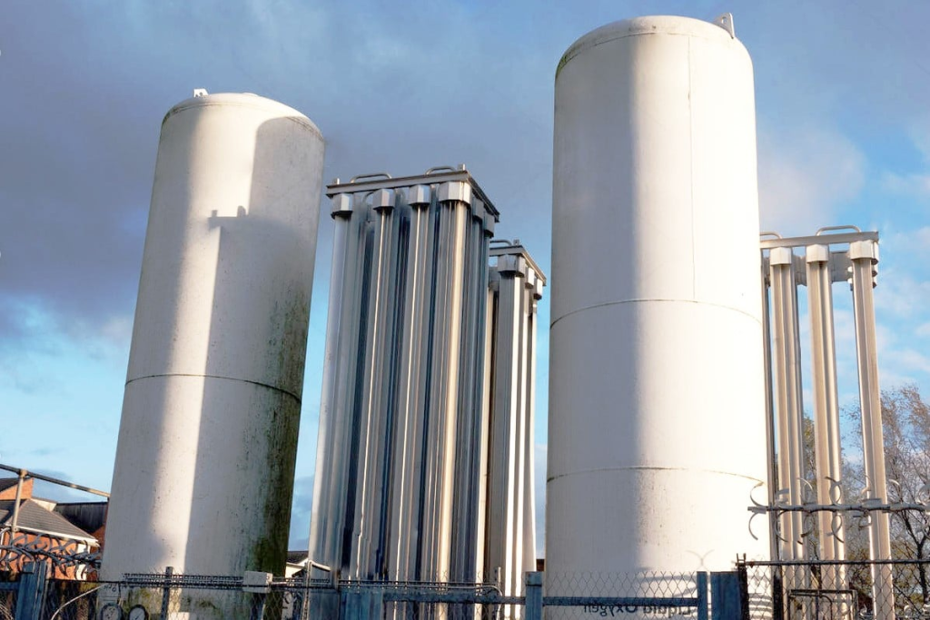 Liquid Oxygen for Large Steel Mills and Chemical Plants